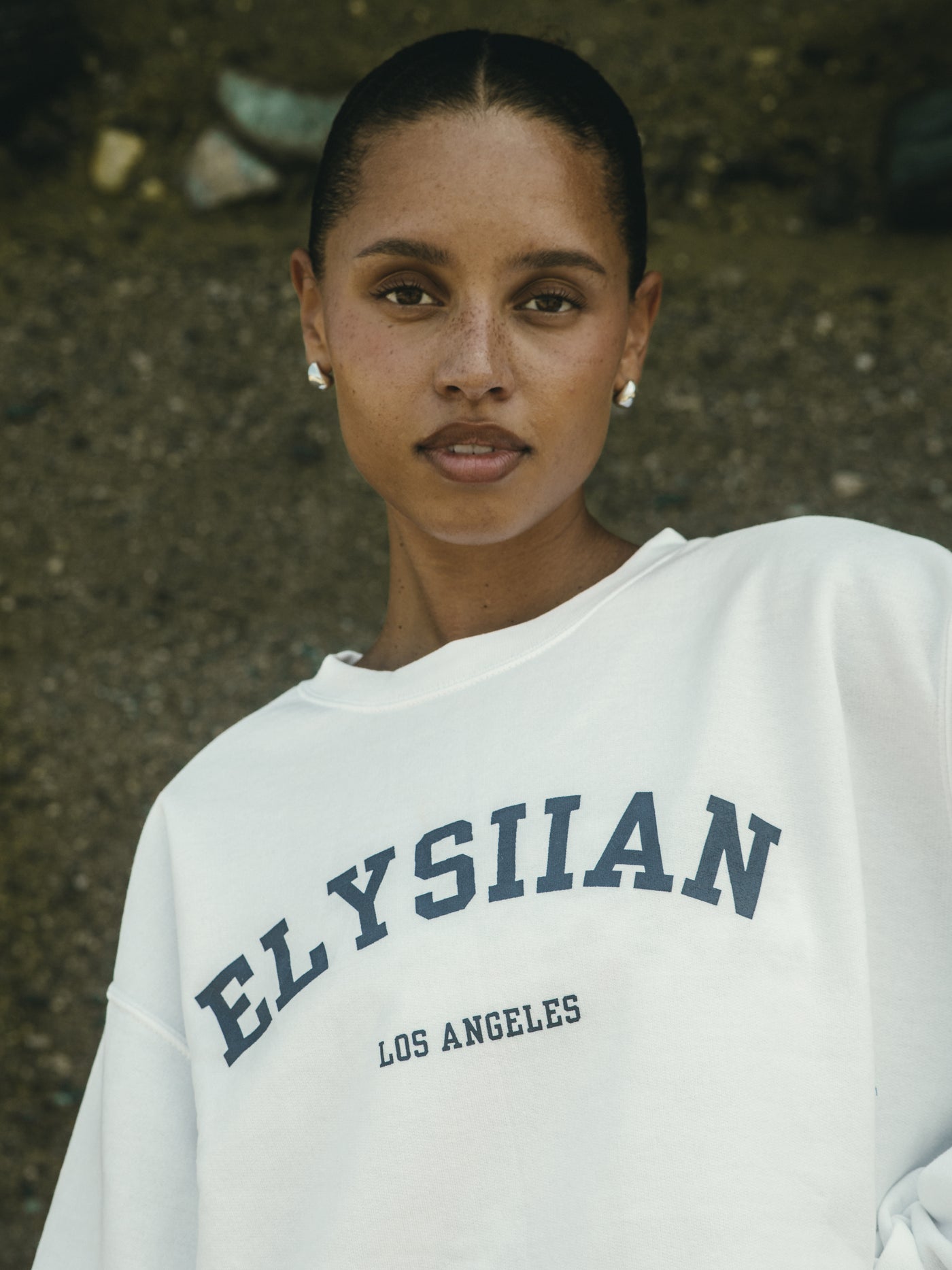 CREWNECK - ELYSIIAN WHITE/NAVY